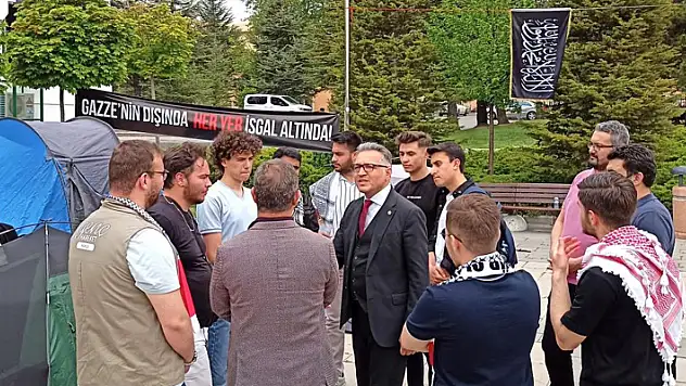 Selçuk Üniversitesi öğrencilerinden Gazze'deki soykırıma barışçıl tepki
