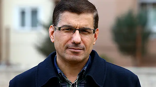 Selçuk Üniversitesi öğretim üyesi 'Akademisyenlerin bildirisi'nden imzasını çekti