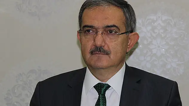 Selçuk Üniversitesi Rektörlüğü yeni binasında