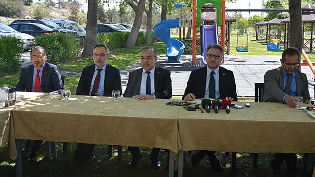 Selçuk Üniversitesi Rektörü Prof. Dr. Aksoy, üniversitedeki çalışmalar hakkında bilgi verdi
