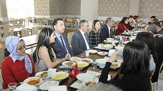 Selçuk Üniversitesi yemekhanesinde glütensiz yemek servisine başlandı