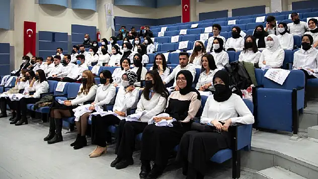 Selçuk Üniversitesinde 150 öğrenci diş hekimliğine adım attı
