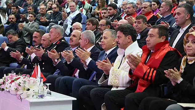 Selçuk Üniversitesinde Akademik Yıl, Bakan Yerlikaya'nın katılımıyla açıldı