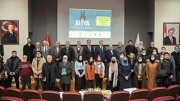 Selçuk Üniversitesinde 'Aliya İzzetbegoviç' paneli
