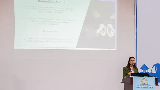 Selçuk Üniversitesinde bağımlılıkla mücadele anlatıldı
