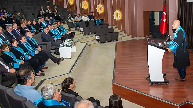 Selçuk Üniversitesi'nde başarılı akademisyenlere ödül
