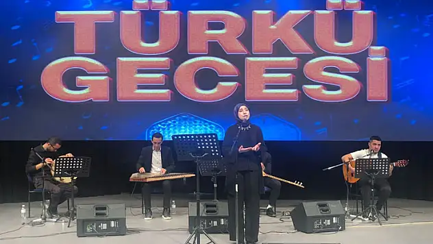Selçuk Üniversitesinde türkülerle dolu bir gece yaşandı