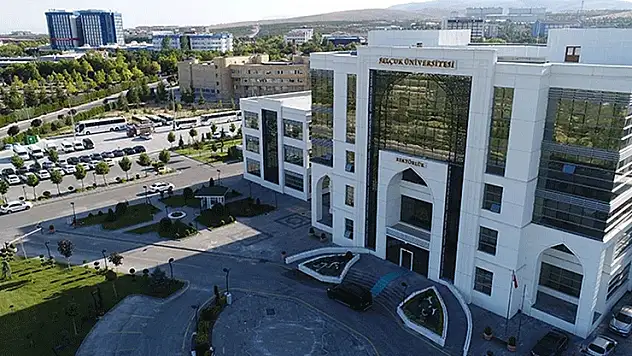 Selçuk Üniversitesi'nden öğrencilere 3 burs