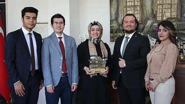 Selçuk Üniversitesinden savaş bölgesinde ya da kamplarda çalışan doktorlara yapay zeka desteği
