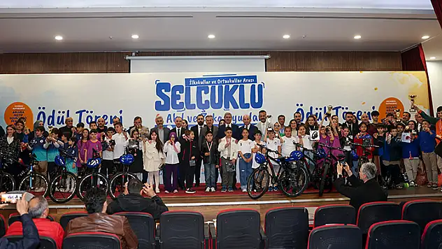 Selçuklu Akıl ve Zeka Oyunları Yarışması'nda ödül heyecanı yaşandı