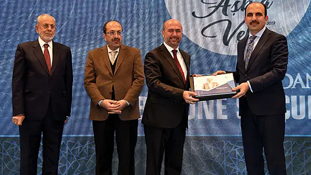 Selçuklu Belediyesi 30. yaşını 'Aşka Vefa' ile kutladı