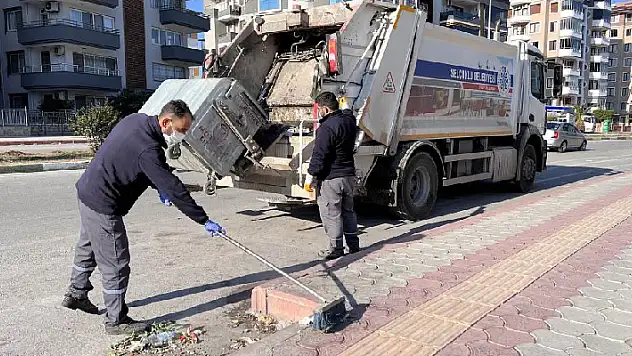 Selçuklu Belediyesi Antakya ve İskenderun'da çalışmalarını sürdürüyor
