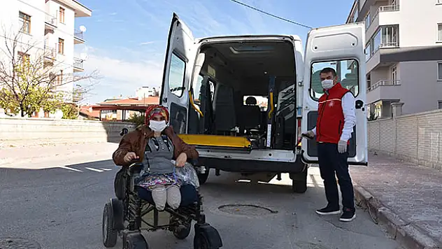 Selçuklu Belediyesi engellilerin yardımına koşuyor