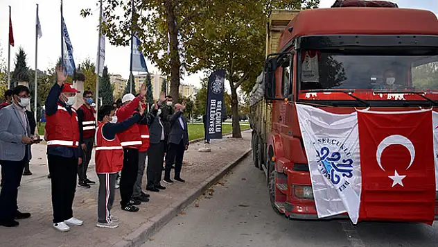 Selçuklu Belediyesi İzmir'e yardım elini uzattı