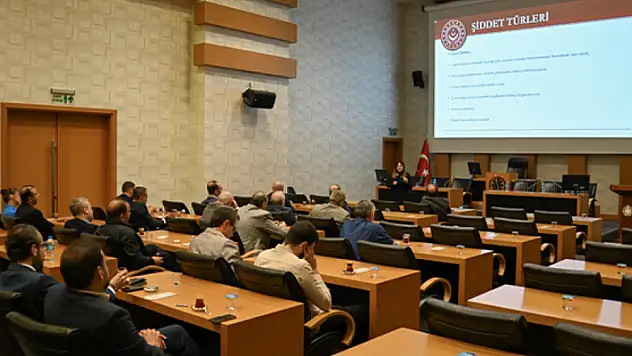 Selçuklu Belediyesi'nde birim müdürlerine eğitim