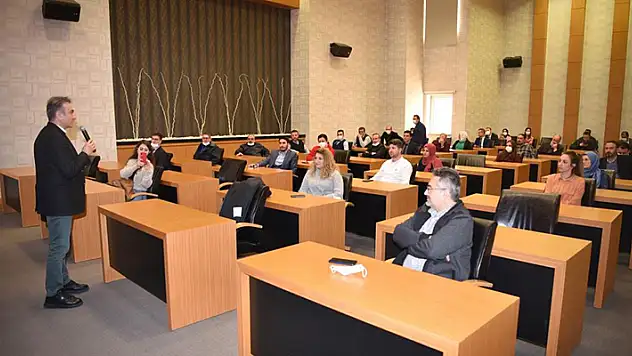 Selçuklu Belediyesi personeline sağlık semineri
