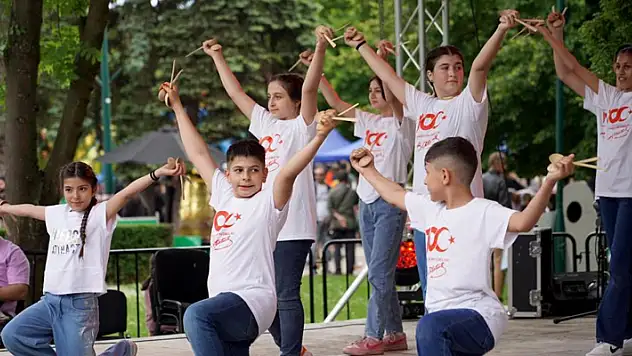 Selçuklu Belediyesi, Saraybosna ve Zenica'da çocukların yüzünü güldürdü
