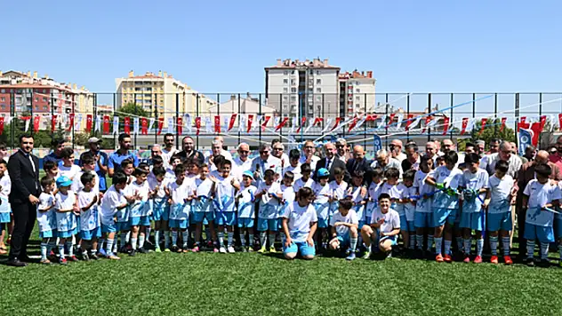 Selçuklu Belediyesi Sentetik Çim Saha ve İdari Bina düzenlenen törenle açıldı