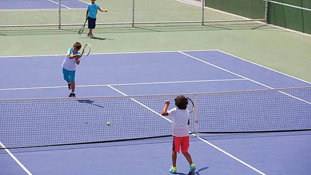Selçuklu Belediyesi tenis kortu açıldı