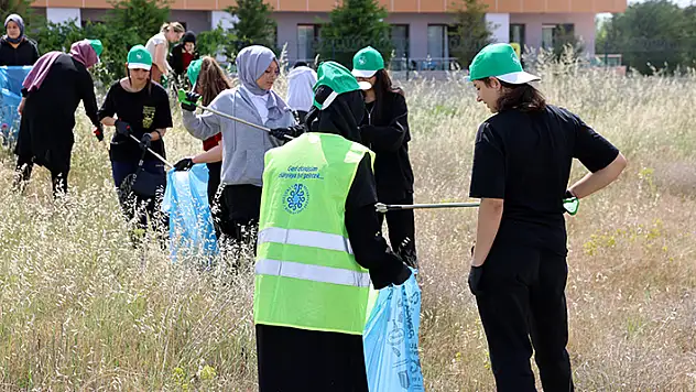 Selçuklu Belediyesinden Çevre Haftası'nda temizlik etkinliği
