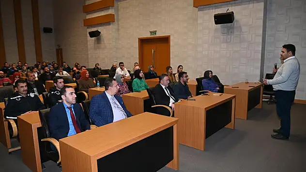 Selçuklu Belediyesinden personele mizaç konulu eğitim
