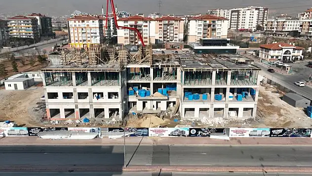 Selçuklu Belediyesinin Toplum Ruh Sağlığı Merkezi ve Sağlıklı Hayat Merkezi hızla yükseliyor
