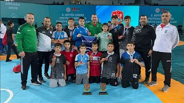 Selçuklu Belediyespor Güreş Takımı zaferle döndü