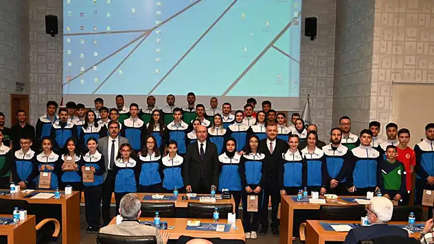 Selçuklu Belediyespor Kulübü sporcuları ödüllendirildi
