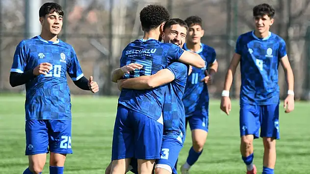 Selçuklu Belediyespor lideri devirdi! Zirveyle fark 2'ye indi