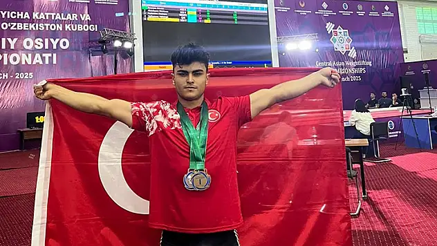 Selçuklu Belediyesporlu Demirel'den 3 madalya