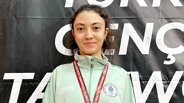Selçuklu Belediyesporlu sporcu, Taekwondo Şampiyonası'nda Türkiye ikincisi