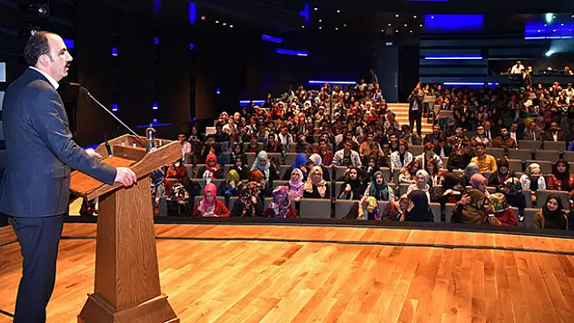 Selçuklu'da 'En büyük haber' isimli tiyatro sahnelendi
