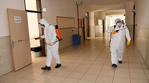 Selçuklu'da LGS öncesi okullar dezenfekte ediliyor