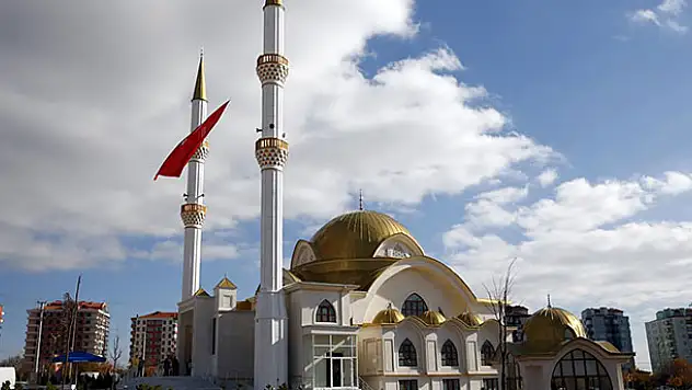Selçuklu'da Mustafa ve Adile Kağnıcı Cami ibadete açıld