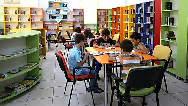 Selçuklu'da öğrenciler yaz tatilini kütüphanelerde değerlendirdi