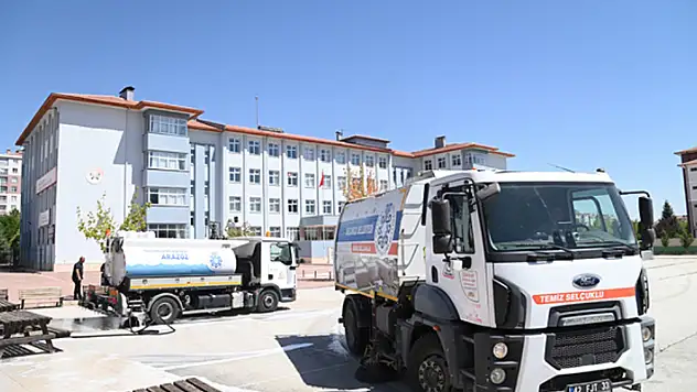 Selçuklu'da okullar eğitime hazır hale getiriliyor