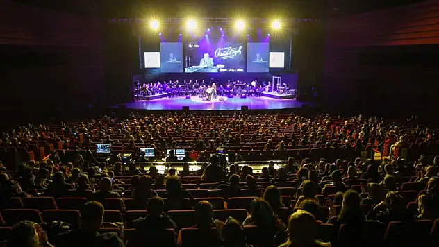 Selçuklu'da salonu dolduran gece
