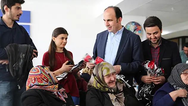 Selçuklu'da yaşlılar baştacı