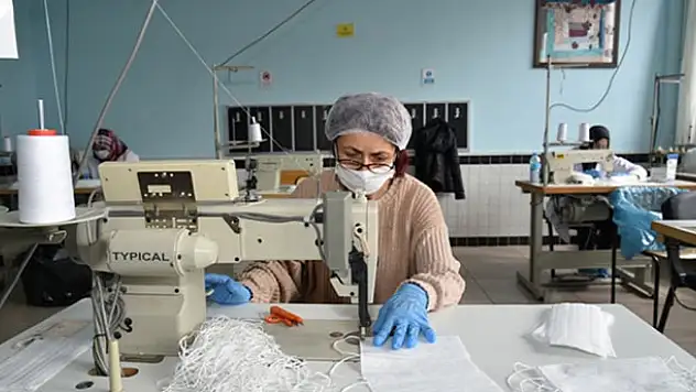 Selçuklu'dan bir örnek işbirliği daha! Gönüllü maske üretimi...