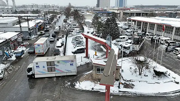 Selçuklu'dan deprem bölgesine personel ve araç desteği