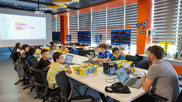Selçuklu Gelişim ve Teknoloji Akademisi'nde yaz dönemi kayıtları başlıyor