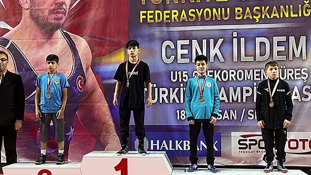 Selçuklu kürsüyü bırakmadı
