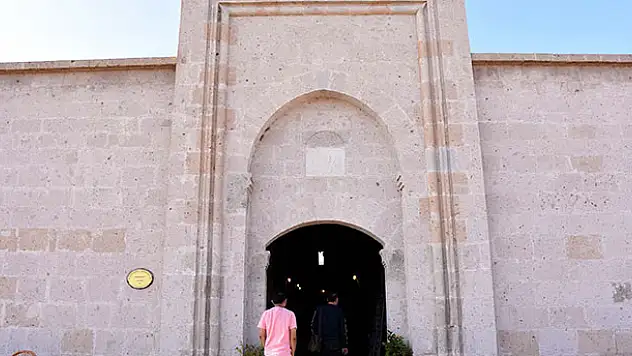 Selçuklu mirası Öresin Han görkemli mimarisiyle dikkati çekiyor