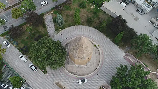 Selçuklu'nun Anadolu'daki mührü: 'Kümbetler'