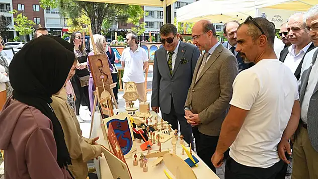 Selçuklu Sanat Tasarım Atölyesi yıl sonu sergisi ile dönemi kapattı