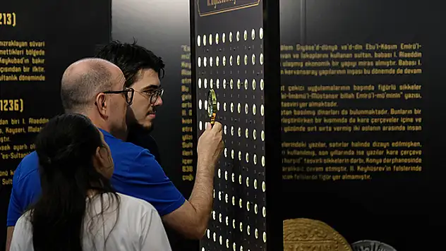 Selçuklu sultanlarının sikkeleri 'Darü'l-Mülk' sergisinde