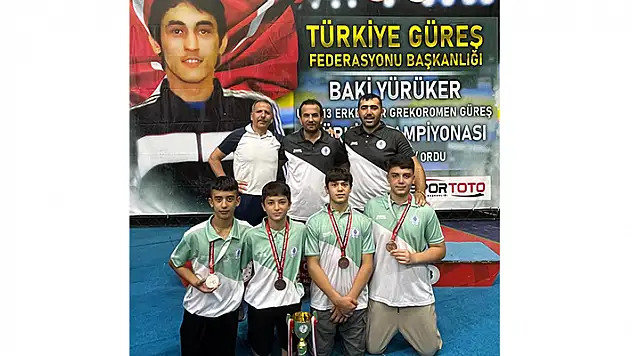
Selçuklu U13 Güreş Takımı Türkiye üçüncüsü