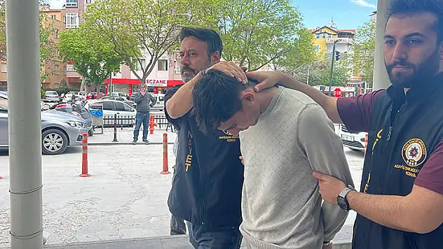 Selçuklu'da bir şahıs tartıştığı kişiyi kafasından taşla yaraladı