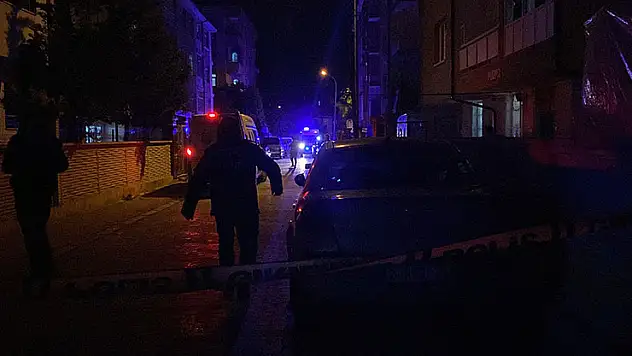 Selçuklu'da evine gireceği sırada husumetlisini sırtından vuran şüpheli tutuklandı