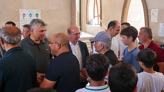 Selçukluda geleneksel 'Cuma Buluşmaları' sürüyor.
